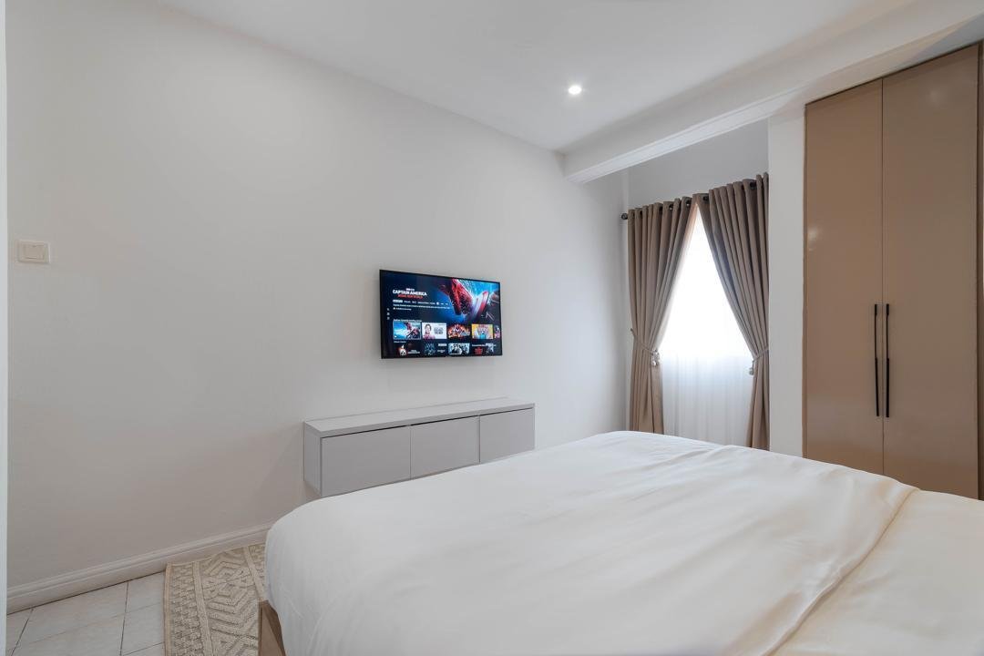 Waterfront 4bedroom Apartment