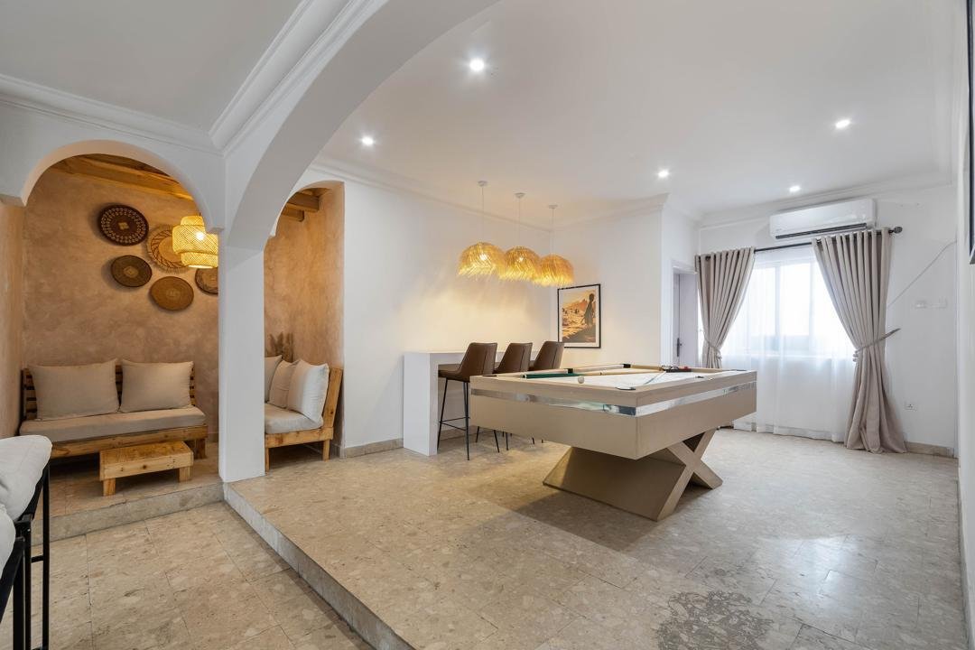 Waterfront 4bedroom Apartment