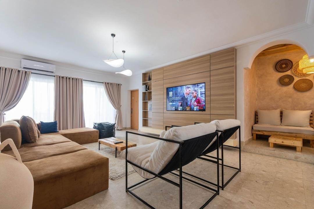 Waterfront 4bedroom Apartment